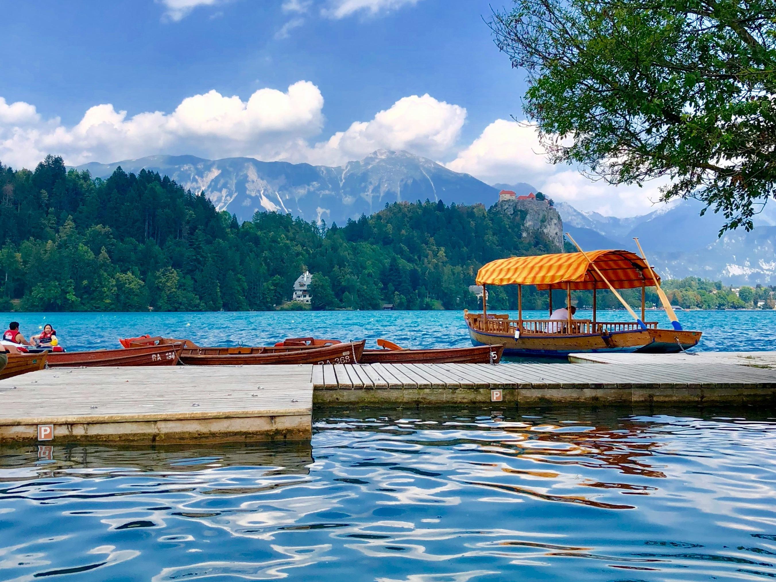 lake-bled-slovenia-boats-free-use-cropped